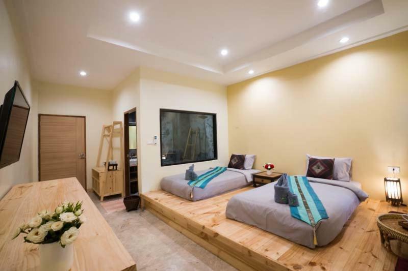 Hotel Sriananpura Chiang Mai Esterno foto